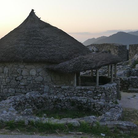 Casita A Estrenar En Finca Con Rio Proxima A Tui, Gondomar Y Portugal. Buitenkant foto