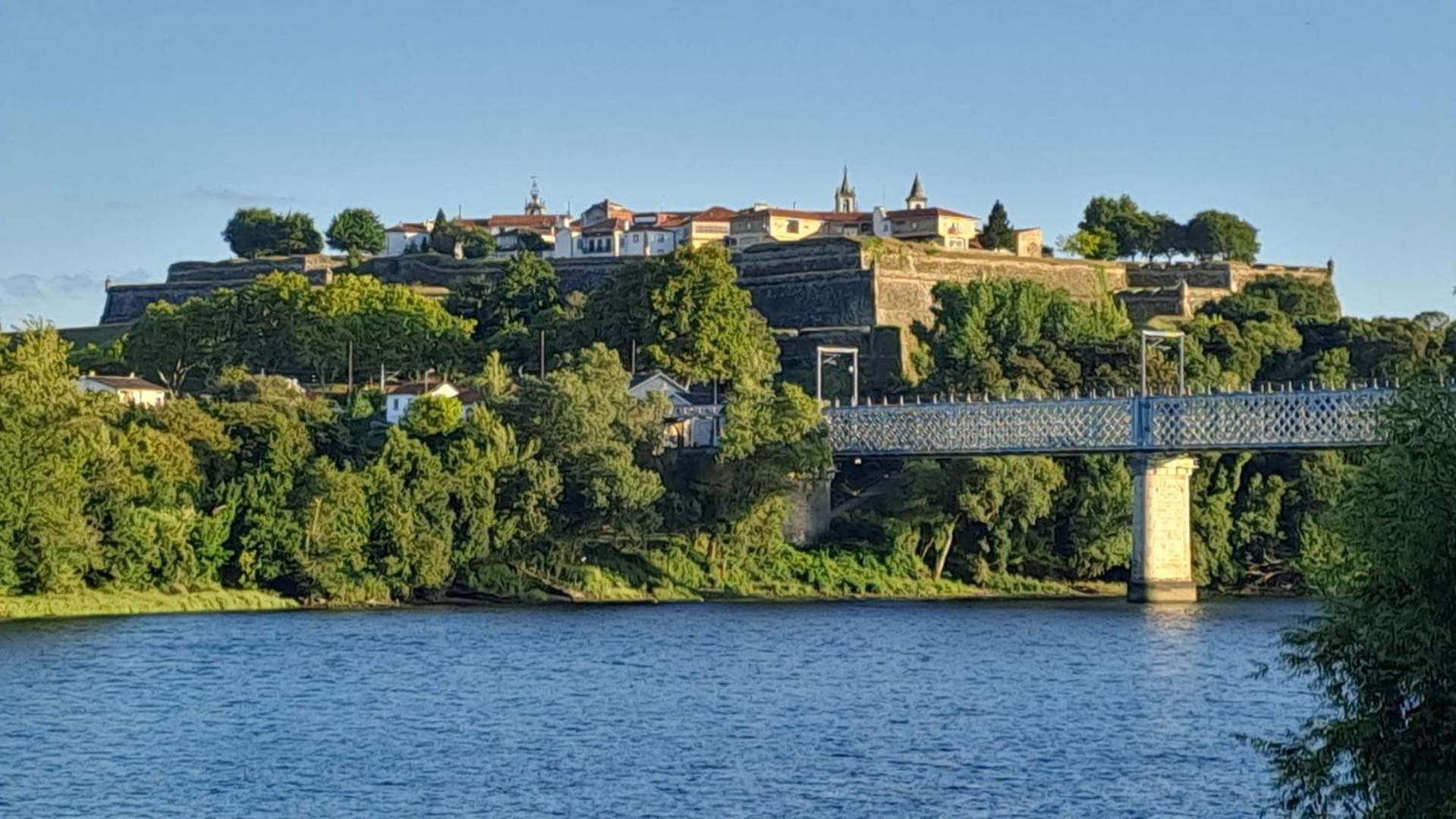 Casita A Estrenar En Finca Con Rio Proxima A Tui, Gondomar Y Portugal. Buitenkant foto