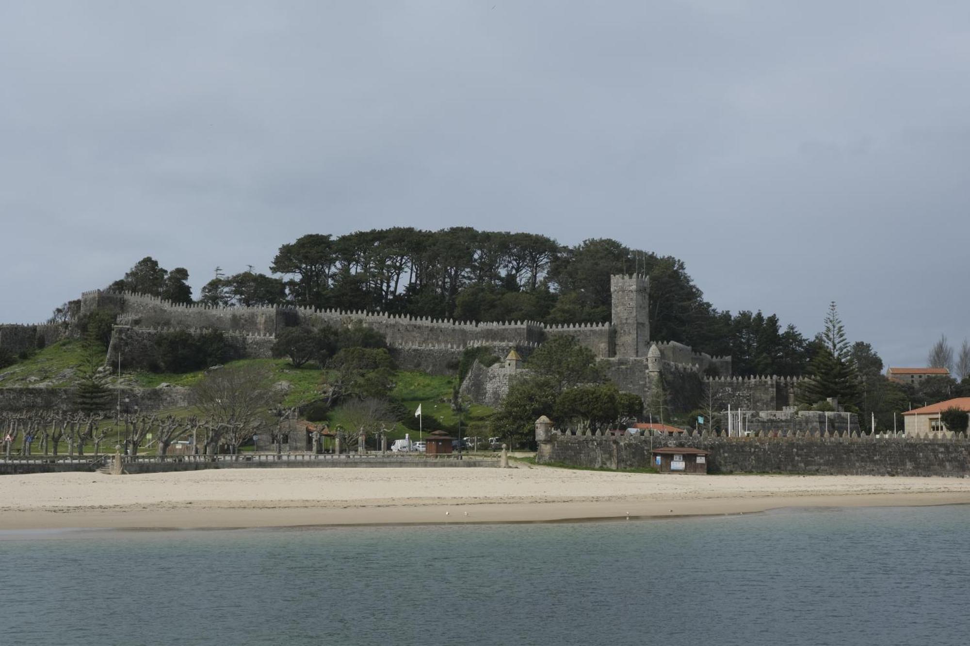 Casita A Estrenar En Finca Con Rio Proxima A Tui, Gondomar Y Portugal. Buitenkant foto