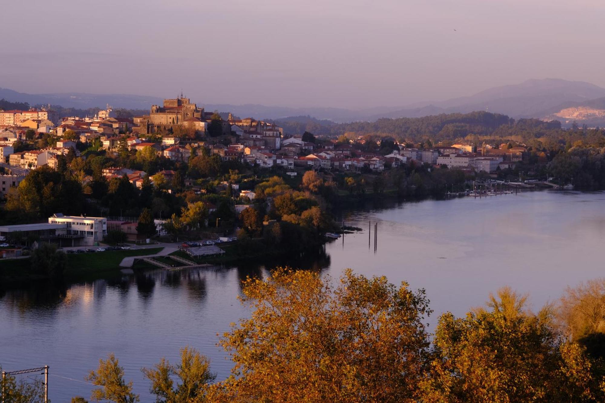 Casita A Estrenar En Finca Con Rio Proxima A Tui, Gondomar Y Portugal. Buitenkant foto